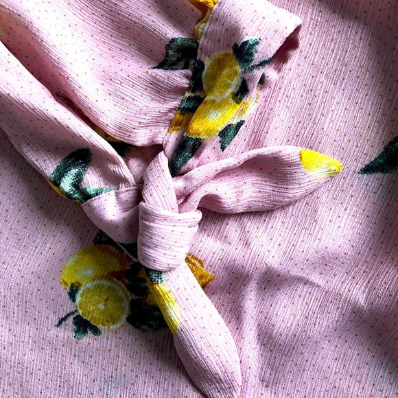 Lemon off shoulder - Picture 2 of 3